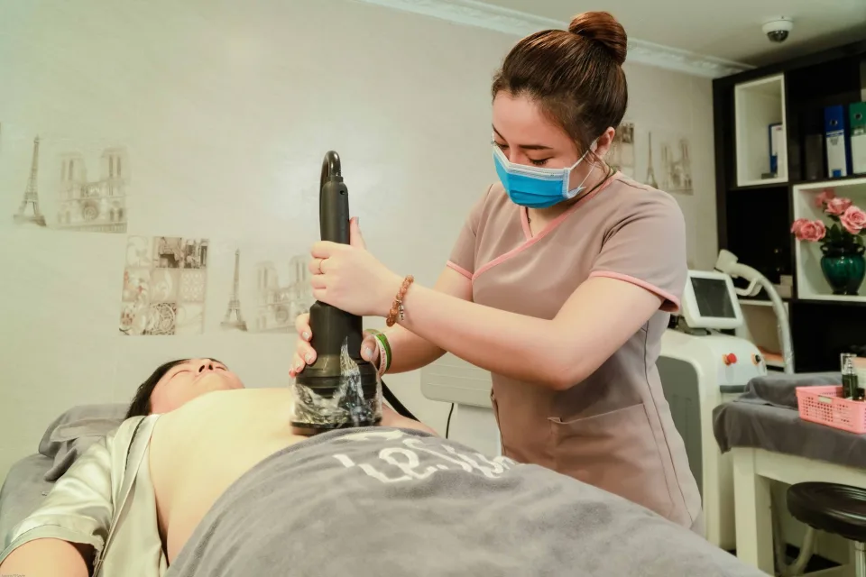 Kệ mỹ phẩm và nến thơm